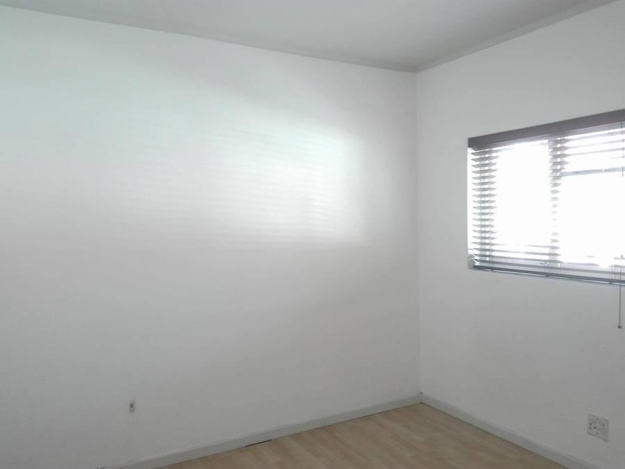 To Let 3 Bedroom Property for Rent in Sea Point Western Cape